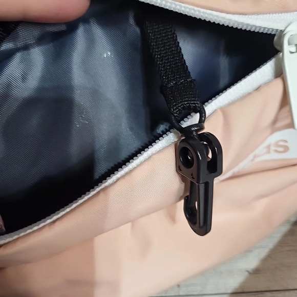 Adidas Waist pack Fanny Travel Bag Light Pink Clip Stripe Strap EUC Zip - Picture 6 of 12